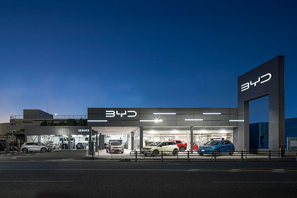 BYD AUTO 四日市 自動車ショールーム 事例写真