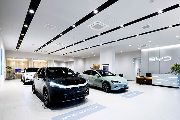 BYD AUTO 松阪 自動車ショールーム 事例写真
