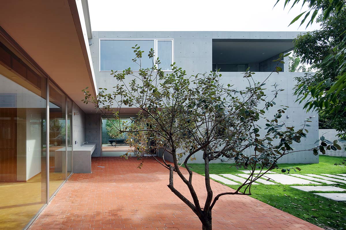 T型のRC住宅 設計監理 事例